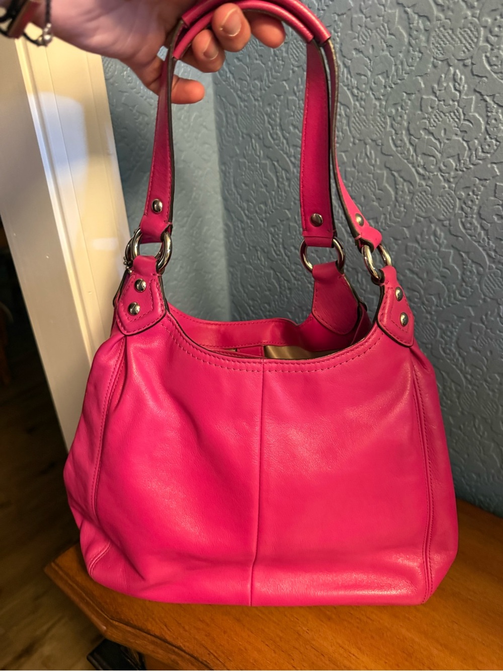 Coach Hot Pink Leather Shoulder Bag with Gold Hardware - Picture 2 of 6